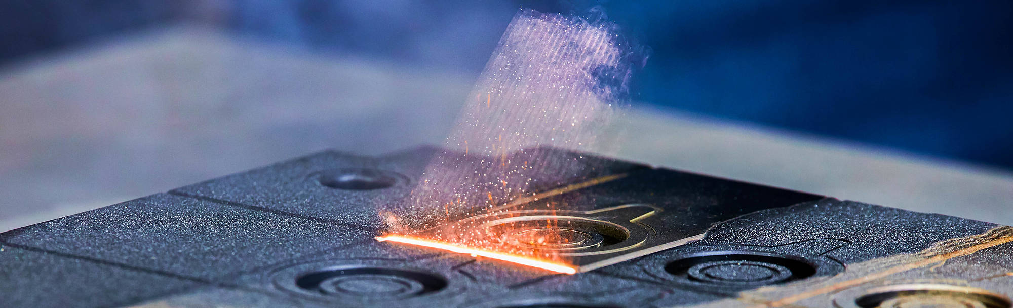 Αποτέλεσμα καθαρισμού με λέιζερ — αφαίρεση σκουριάς από χαλύβδινο εξάρτημα, UBLICLEAN Hellas - Θεσσαλονίκη - Ελλάδα